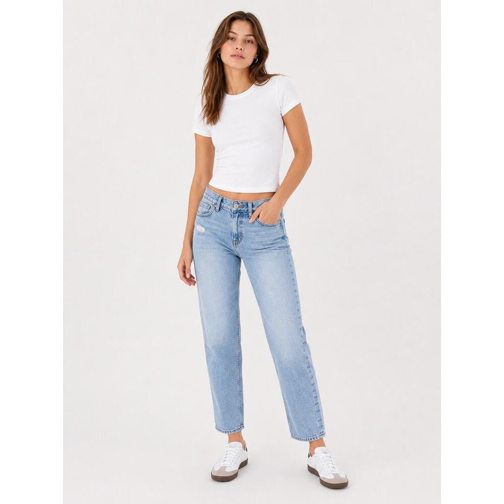 American Eagle Mom Jeans Women’s 6 Regular High Rise Light Wash Distressed